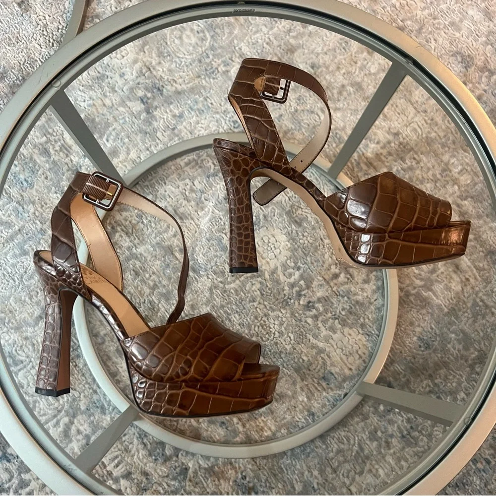 VINCE CAMUTO Women's Kortinta Croc-Embossed Platform High-Heel NWOT size 7.5